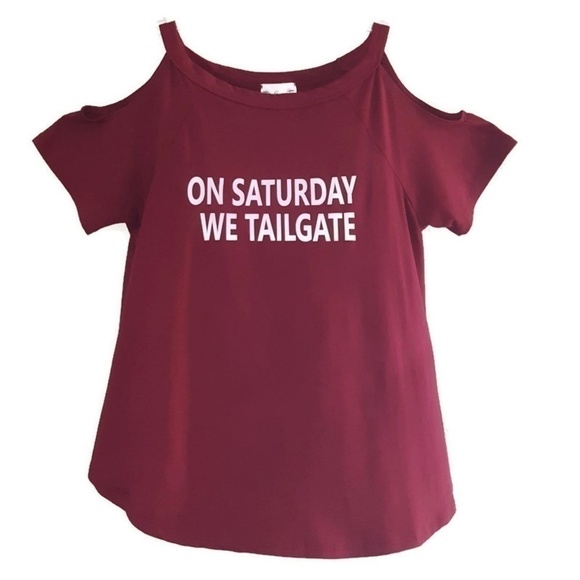 Gaze Dark Red Cold Shoulder Cut-Out Short Sleeve Loose Fit Graphic T-Shirt - Picture 1 of 8